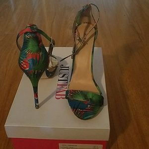 Tropical heels with charm